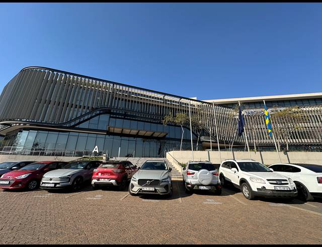 408.60M² OFFICE TO LET IN DORINGKLOOF